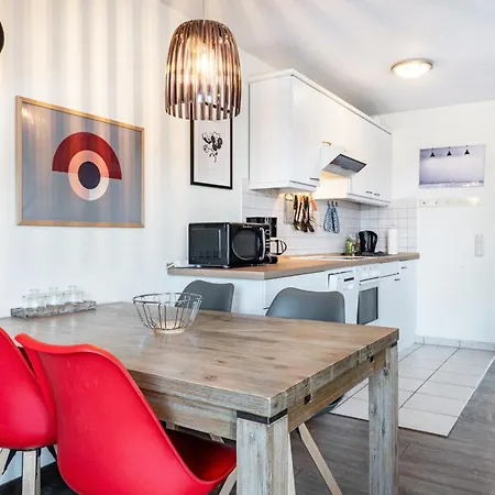 Apartment Klein 'luett Hus' *