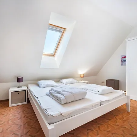Klein 'luett Hus' Apartment